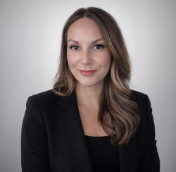 sarah-lindsay-professional-photo-2